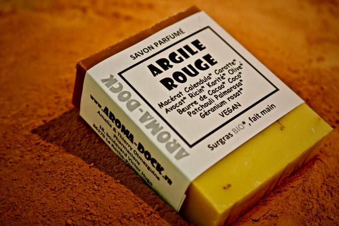5 raisons d'utiliser le savon à l'argile rouge pour prendre soin de votre peau sèche