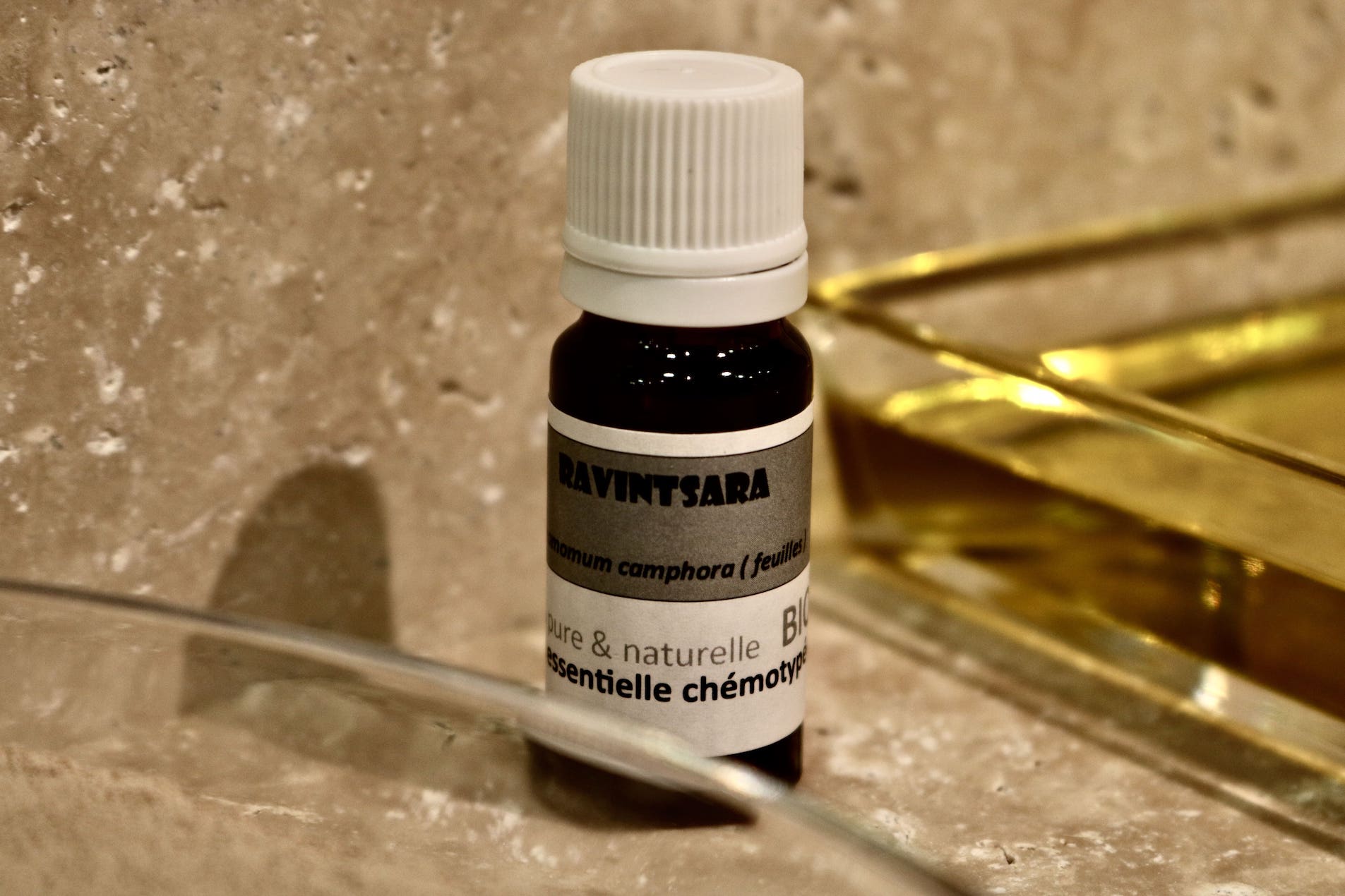 Huile essentielle Ravintsara bio 10ml Aroma-Dock antivirale et immunostimulante